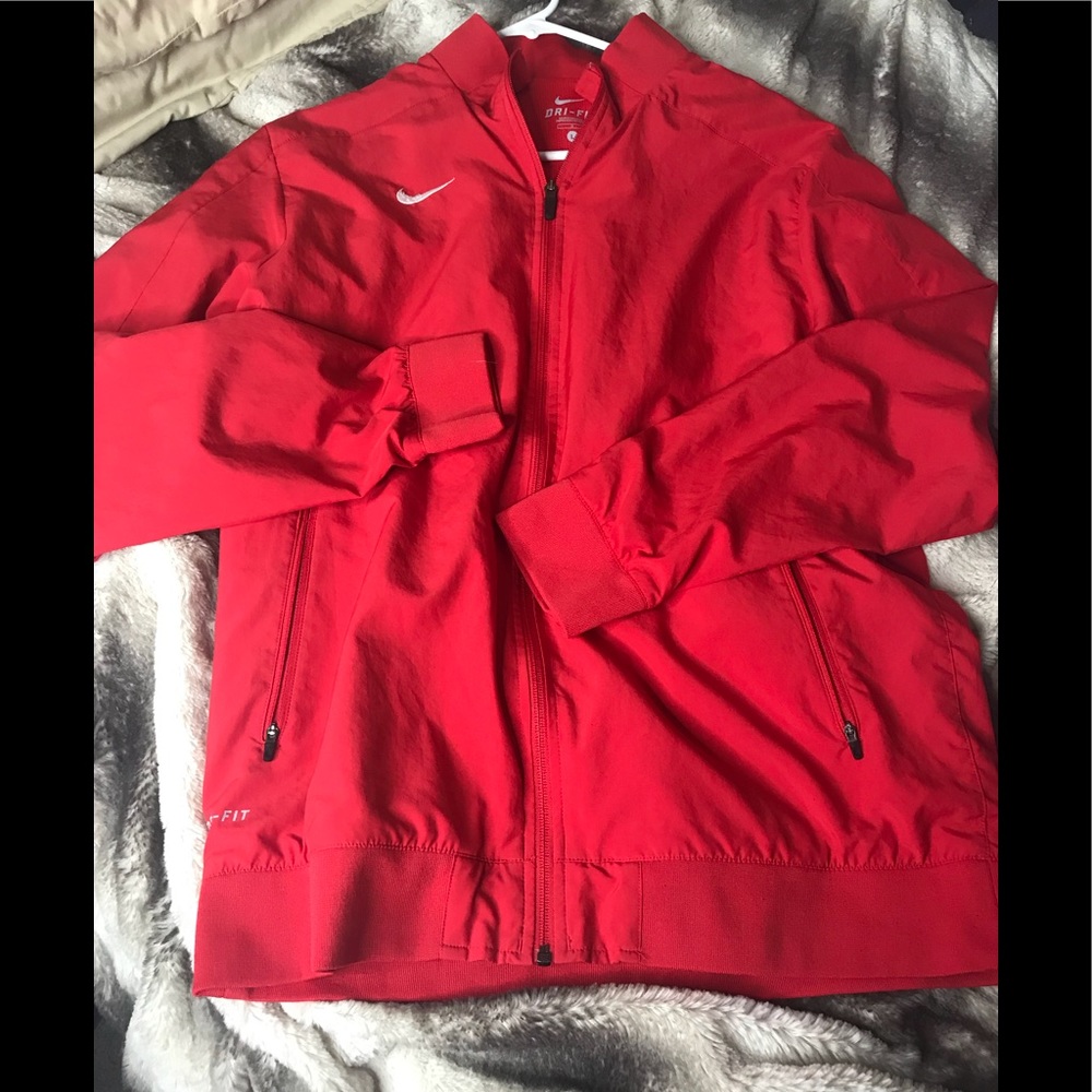 Red Nike windbreaker and running jacket!❤️